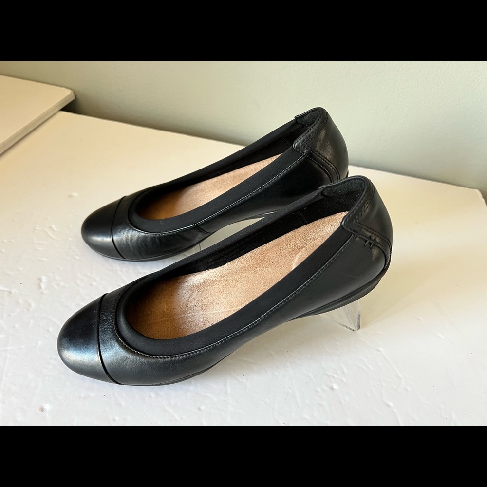Clarks Ballet Pumps in Black Leather
